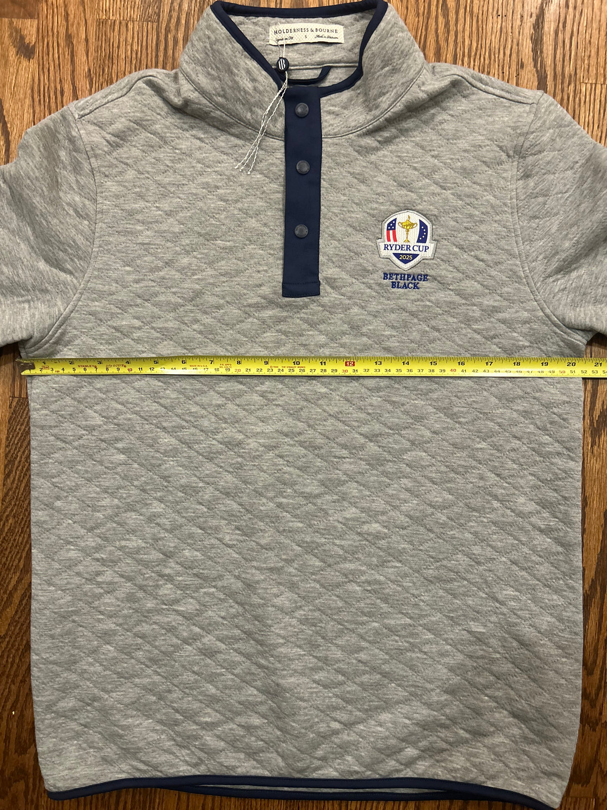 Men’s Small Holderness & Bourne Bethpage Black Ryder Cup Gray Quilted 1/4 Snap Pullover
