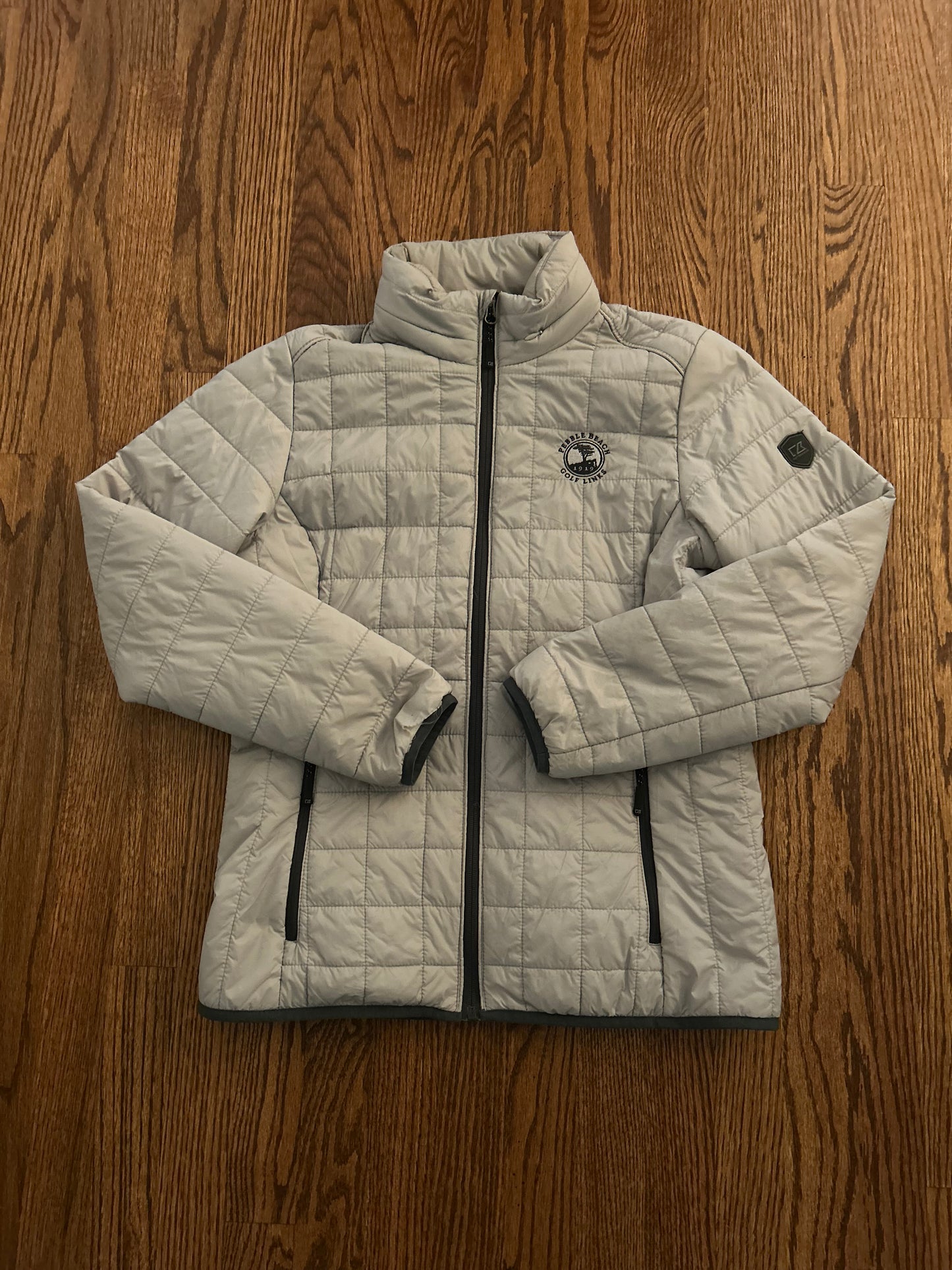 Women’s Medium Cutter & Buck Pebble Beach Puffer Jacket