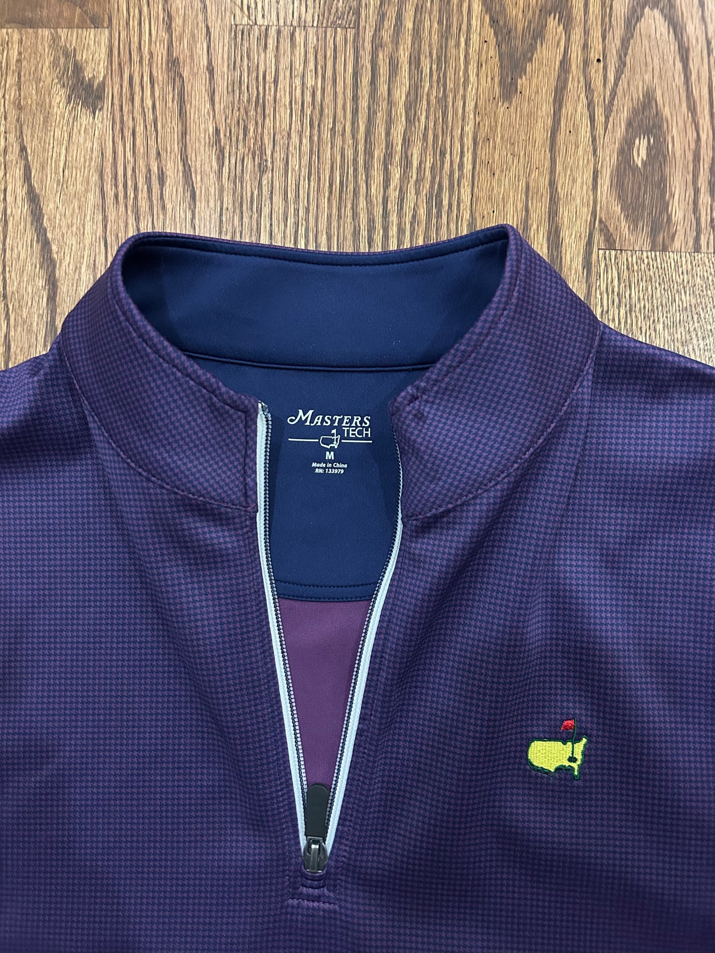 Men’s Medium Masters Tech Purple Houndstooth Quarter Zip