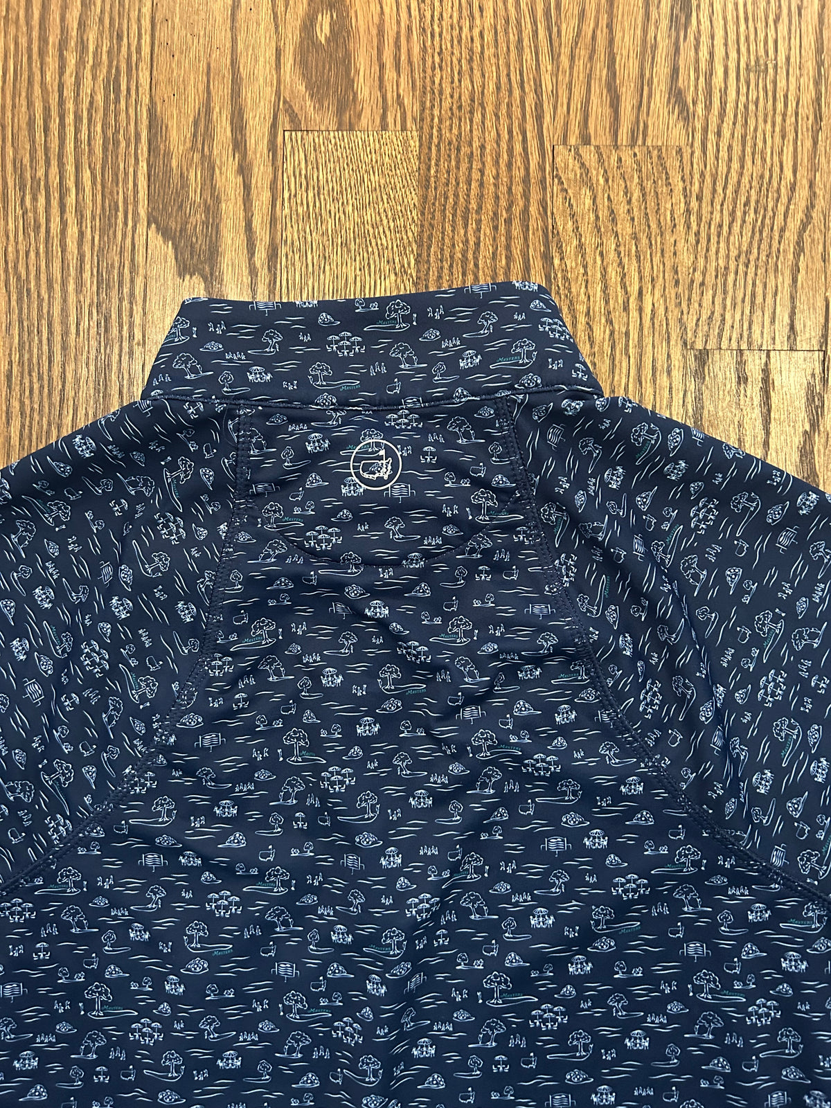 Women’s Medium Masters Magnolia Lane Quarter Zip Graphic Pullover