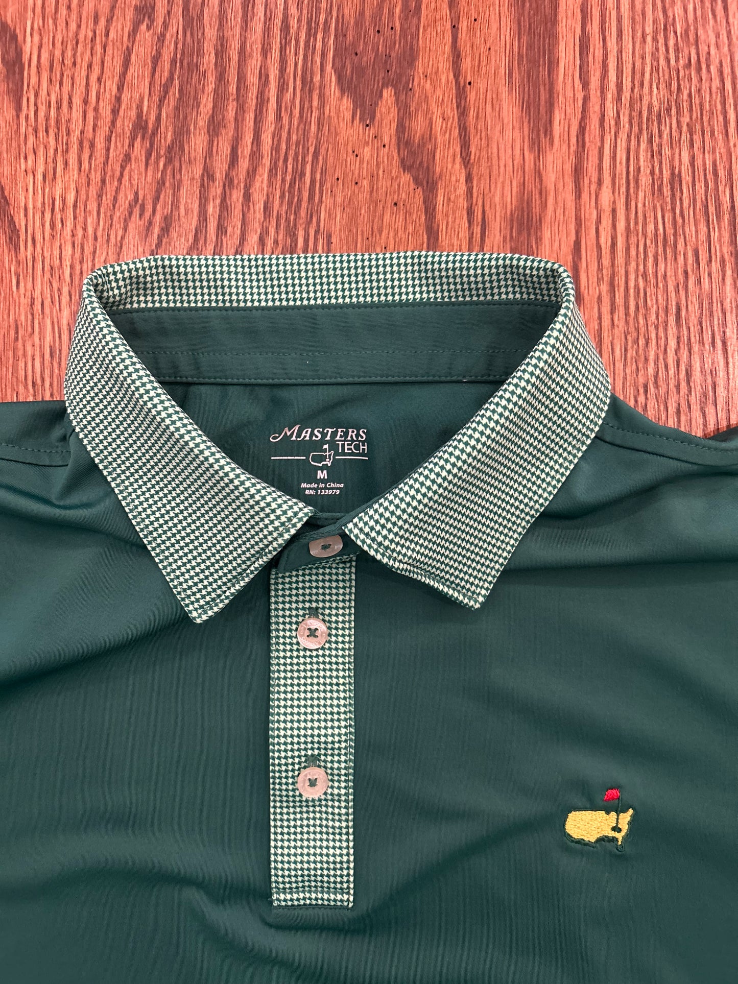 Men’s Medium Masters Tech Green Performance Golf Polo
