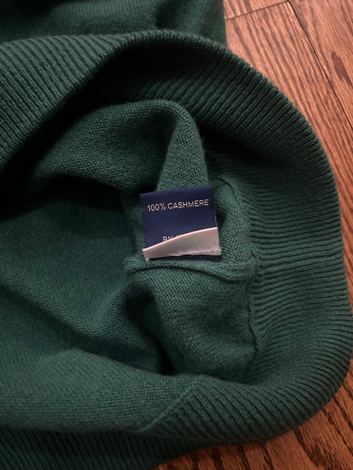 Men’s Large Masters Clubhouse Collection Cashmere V Neck Sweater