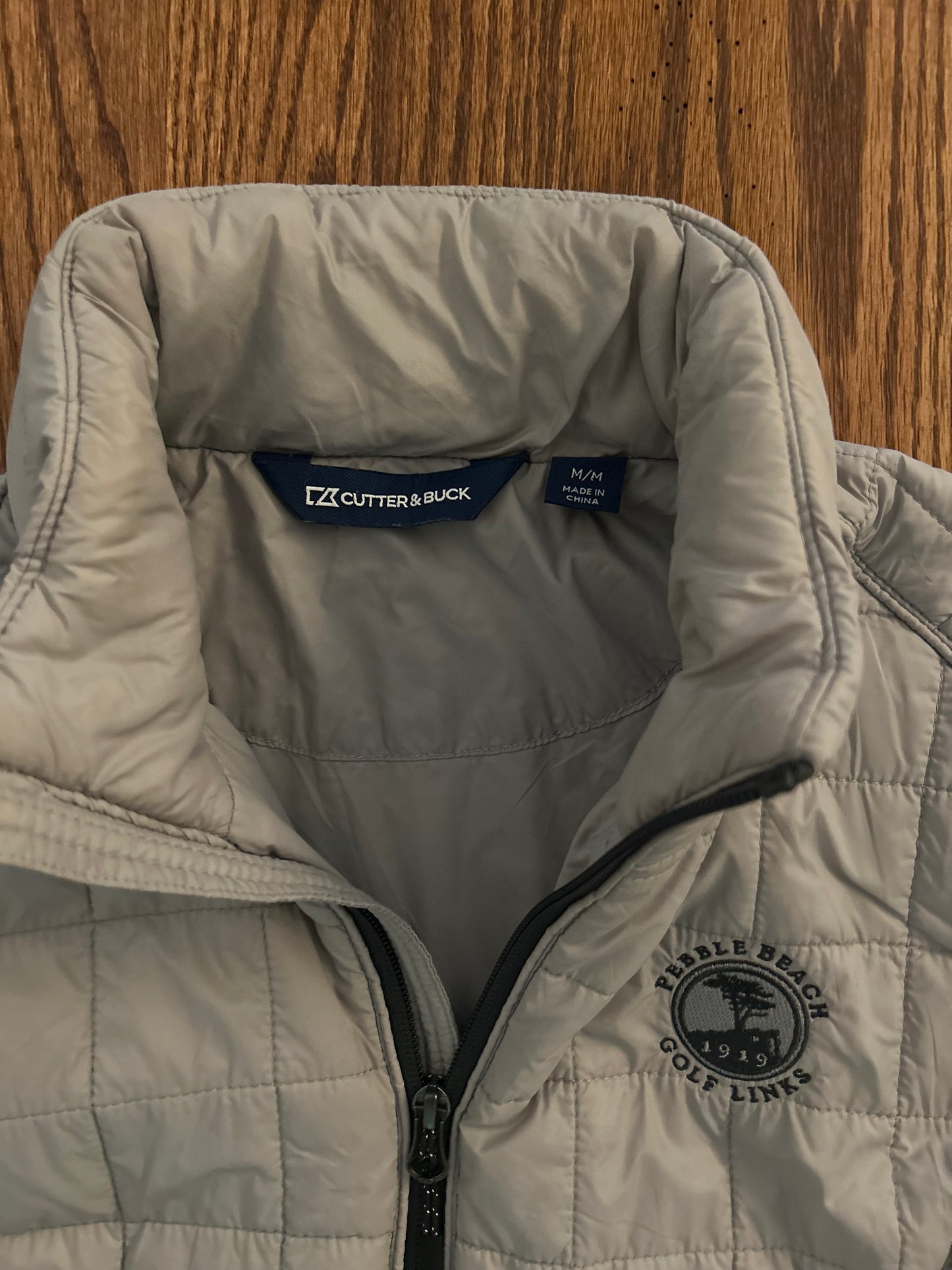 Women’s Medium Cutter & Buck Pebble Beach Puffer Jacket