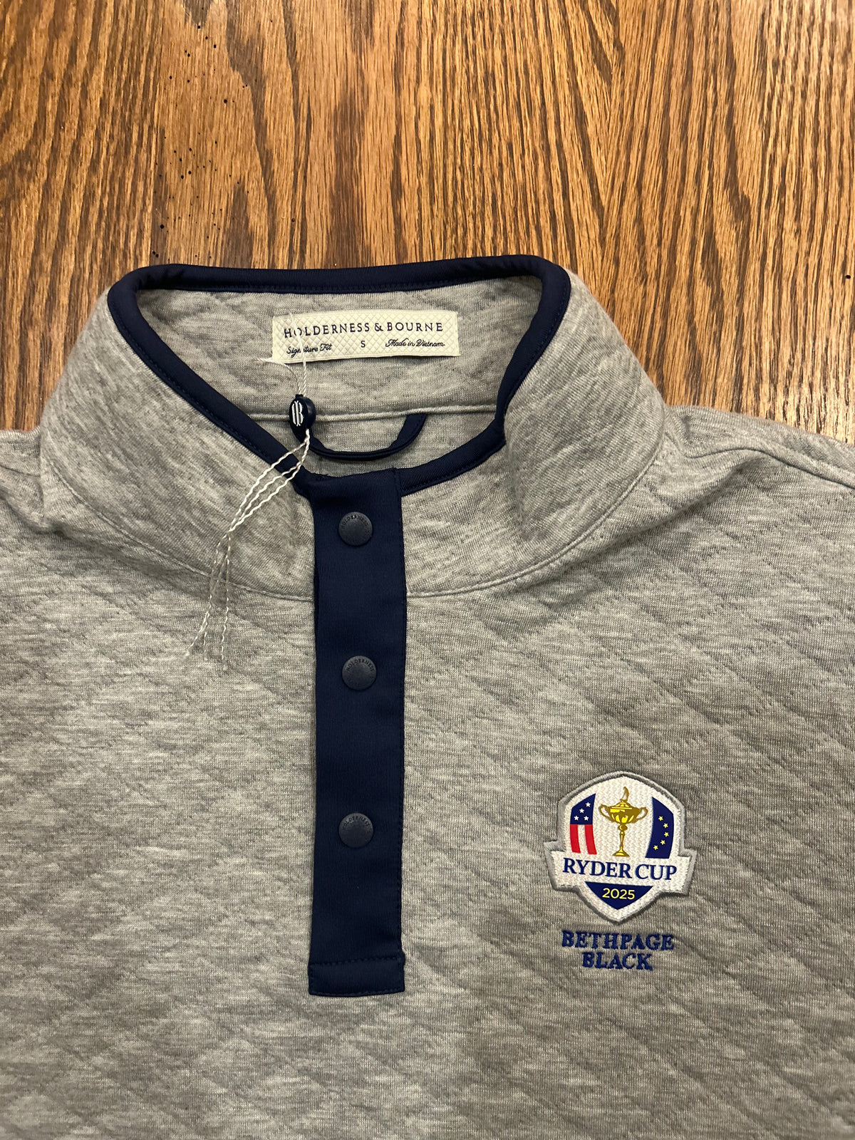 Men’s Small Holderness & Bourne Bethpage Black Ryder Cup Gray Quilted 1/4 Snap Pullover