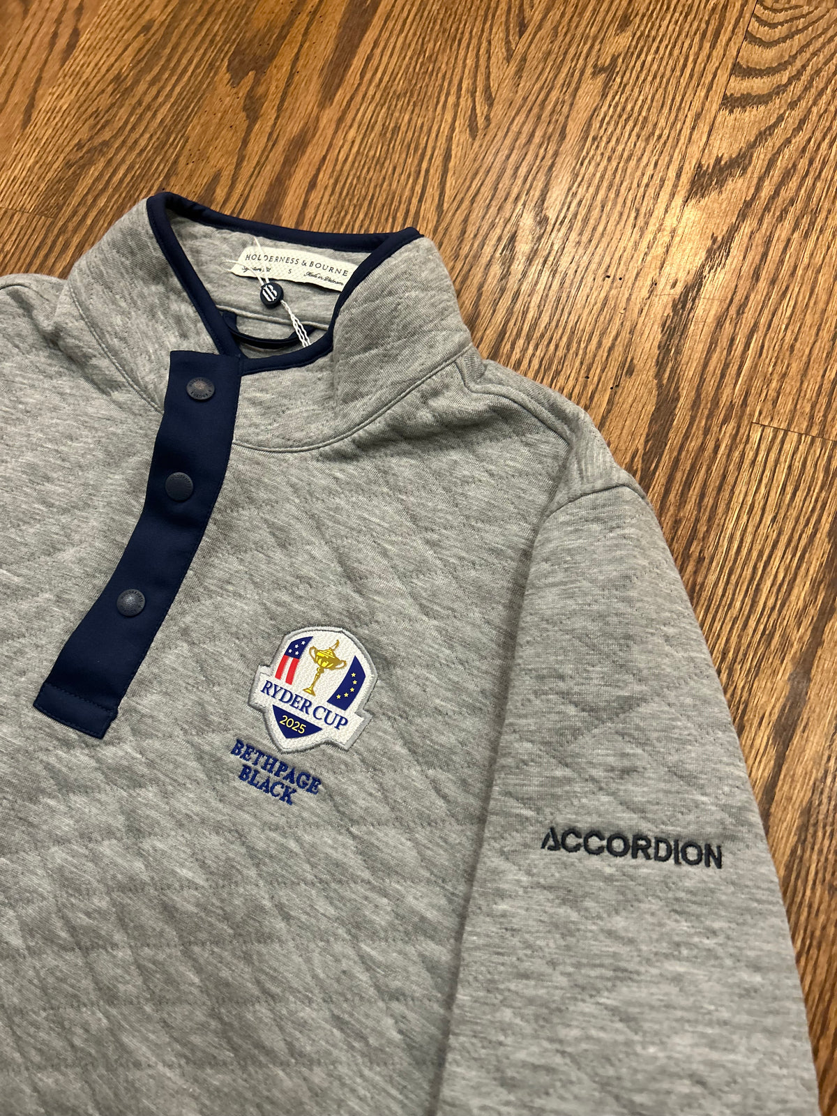 Men’s Small Holderness & Bourne Bethpage Black Ryder Cup Gray Quilted 1/4 Snap Pullover