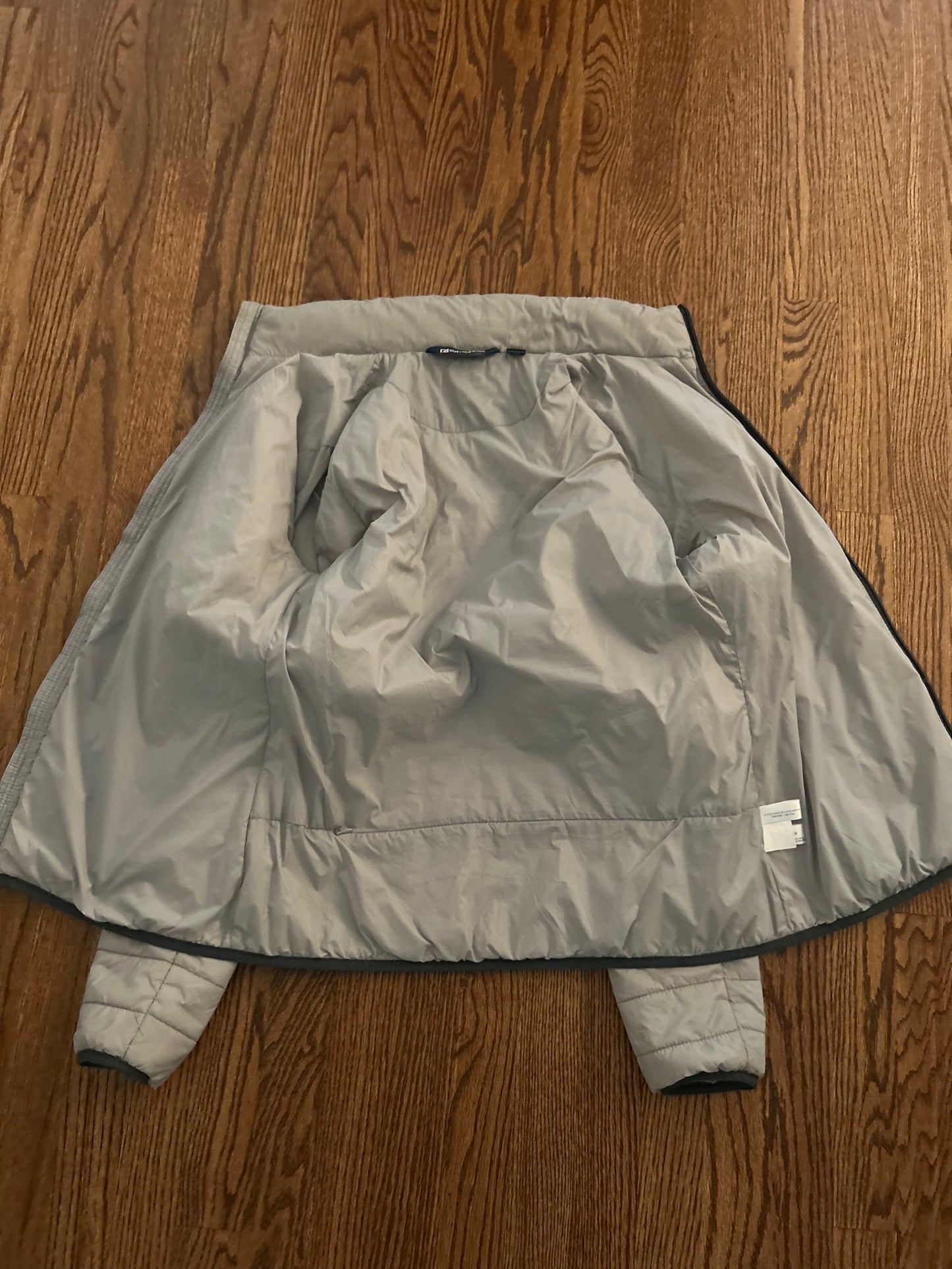 Women’s Medium Cutter & Buck Pebble Beach Puffer Jacket